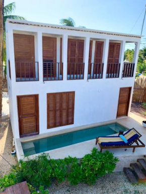Bungalow Unico En Holbox Con Alberca Privada, En Una Propiedad Que Solo Tiene 3 Ujunidades. B3